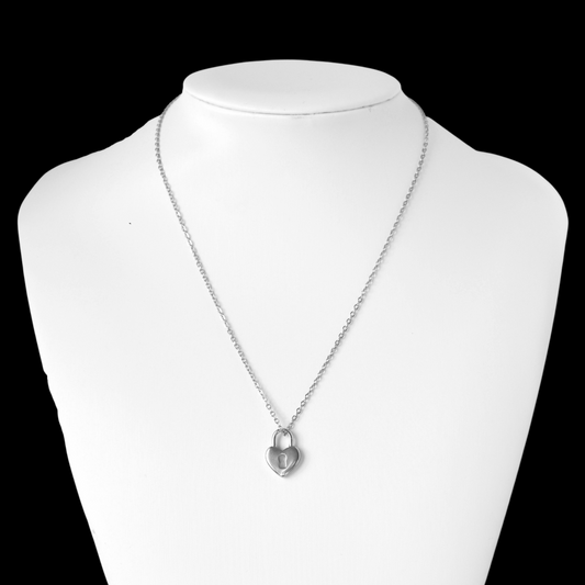 Collier à Pendentif Cœur Cadenas Argenté
