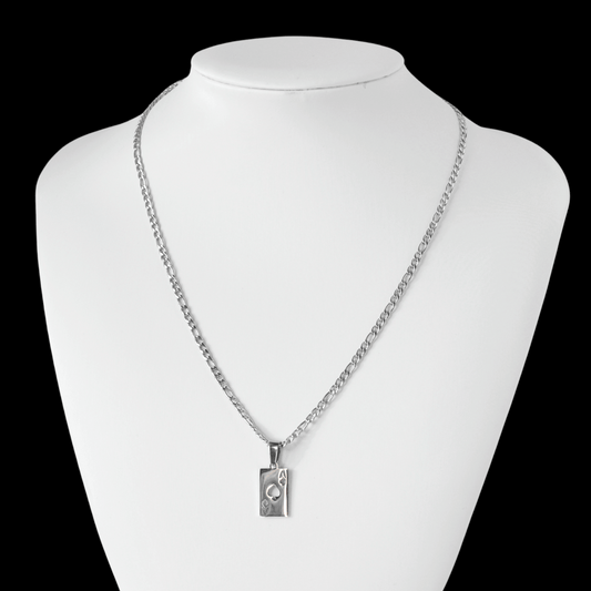 Collier à Pendentif Carte à Jouer Argenté – Chaîne Figaro