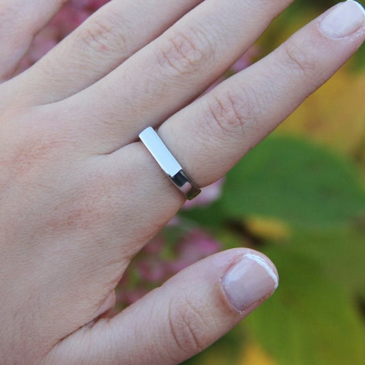 Simple Silver Rectangle Signet Ring For Women or Men - Ring - Boutique Wear RENN