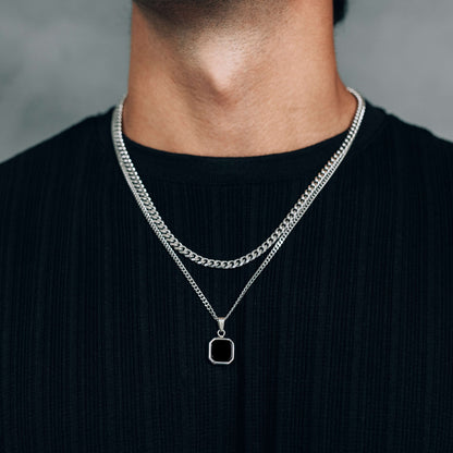 Ensemble de Colliers Argentés : Collier à Pendentif Carré Noir, Bleu ou Blanc et Chaîne Gourmette de 5mm