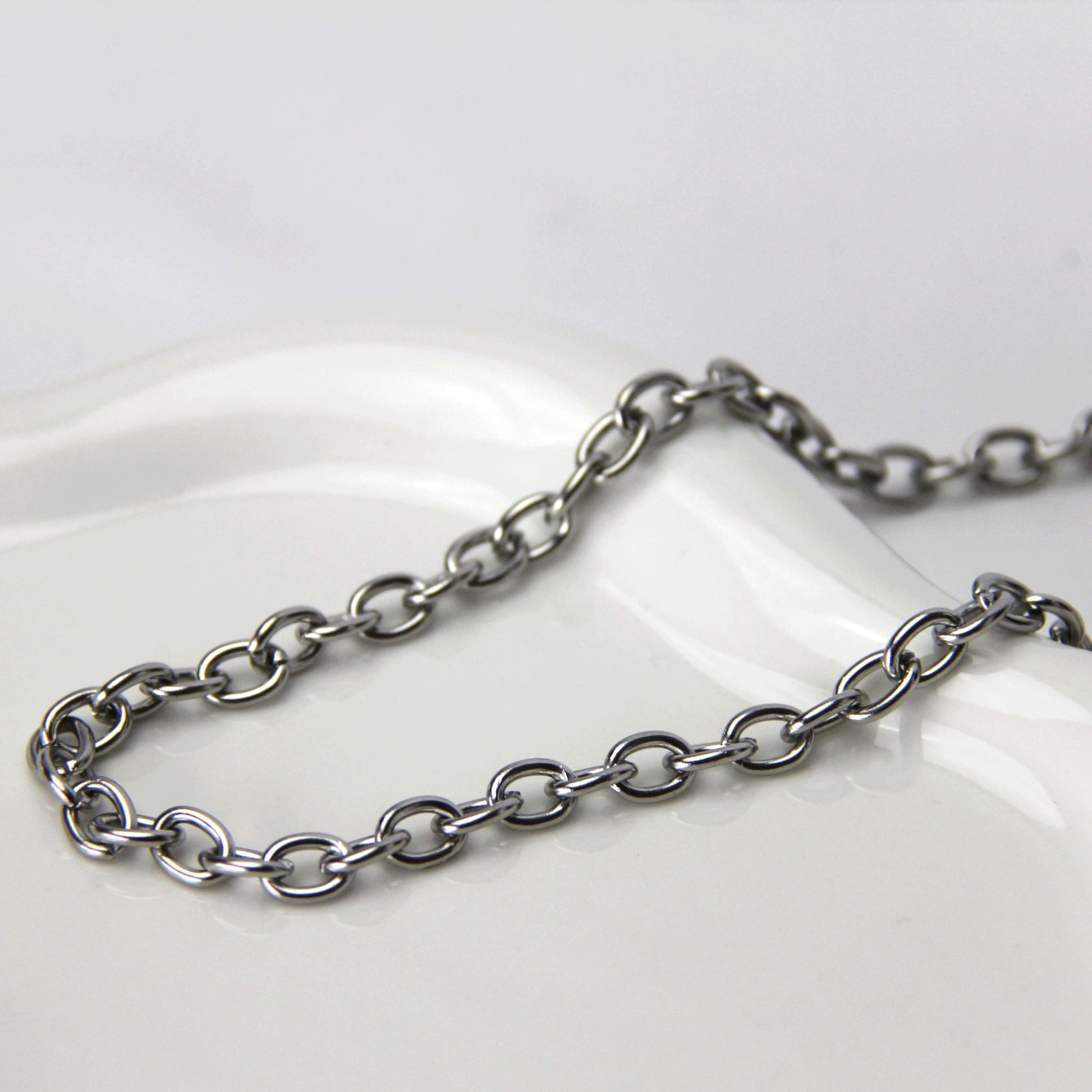 Chunky Silver 6mm Curb Chain Necklace For Men or Women - Boutique Wear RENN