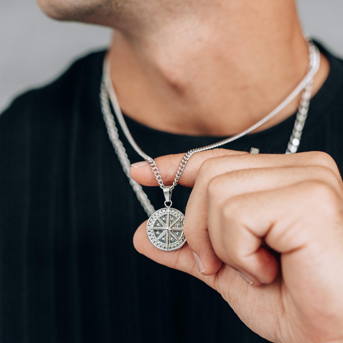 Silver Necklace Set : Compass Pendant Necklace and 4.5mm Figaro Chain - Boutique Wear RENN