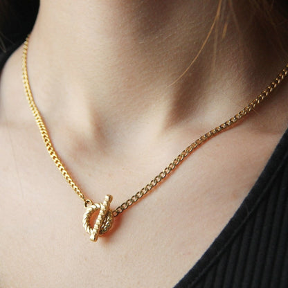 Classy Gold Croissant Toggle Necklace For Women - Necklace - Boutique Wear RENN