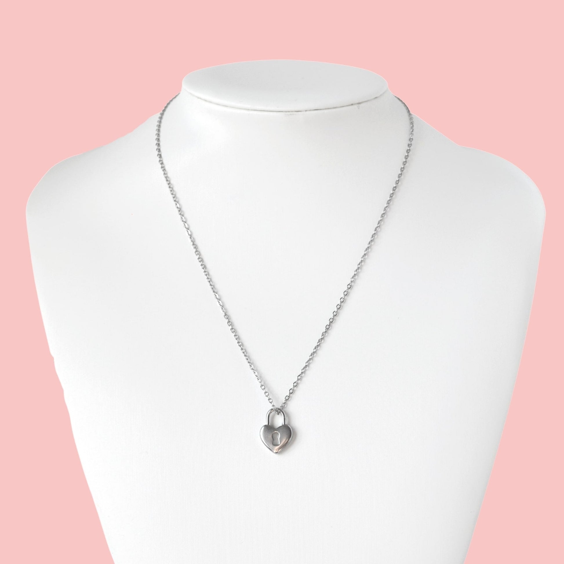 Dainty Silver Heart Lock Pendant Necklace For Women - Necklace - Boutique Wear RENN