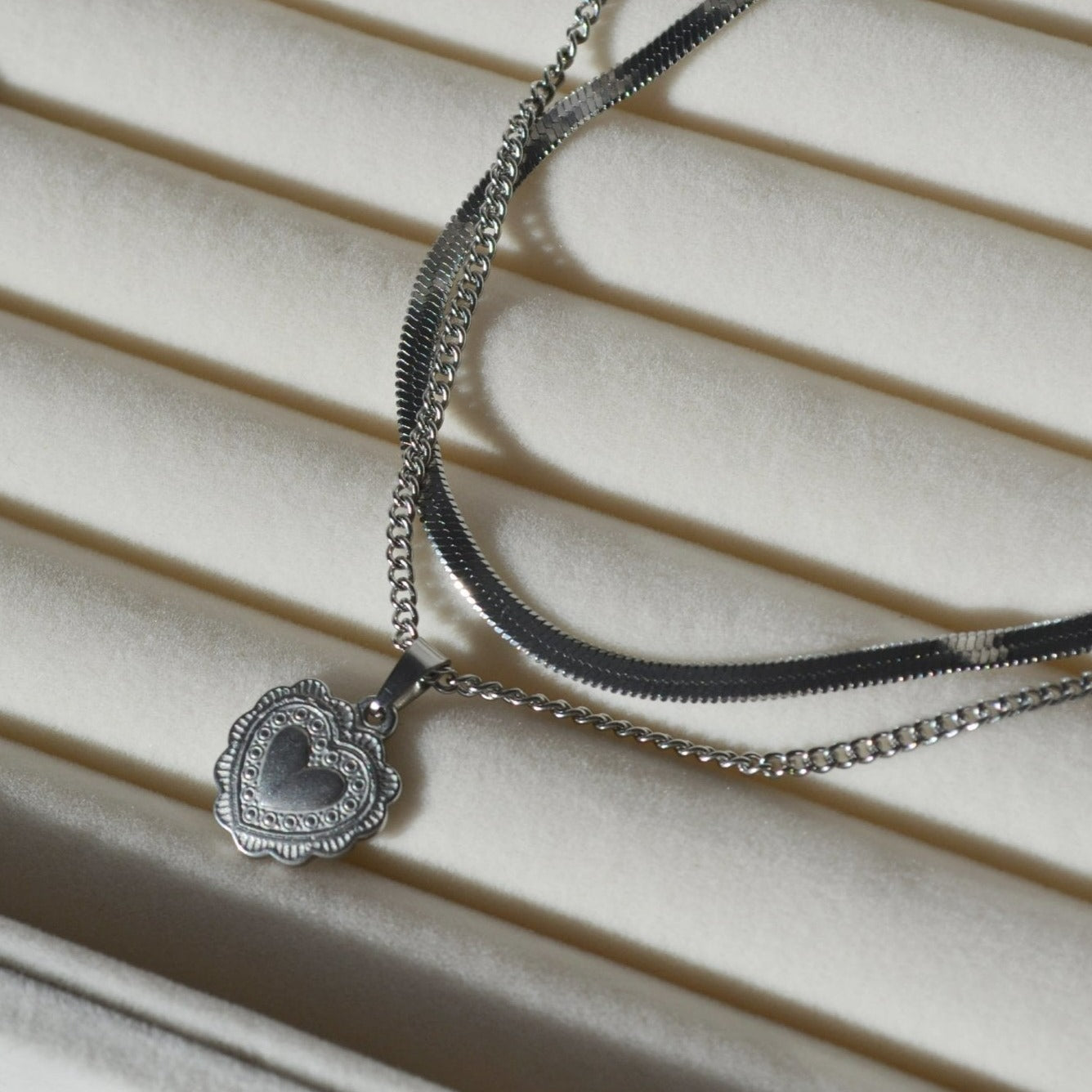 Dainty Gold Heart Lock Pendant Necklace For Women - Boutique Wear RENN