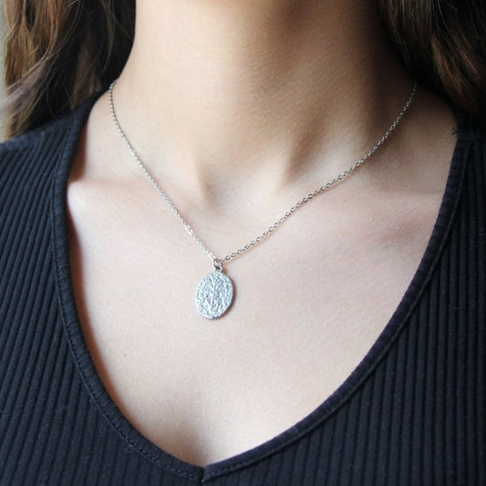 Dainty Silver or Gold Oval Flower Pendant Necklace For Women - Necklace - Boutique Wear RENN