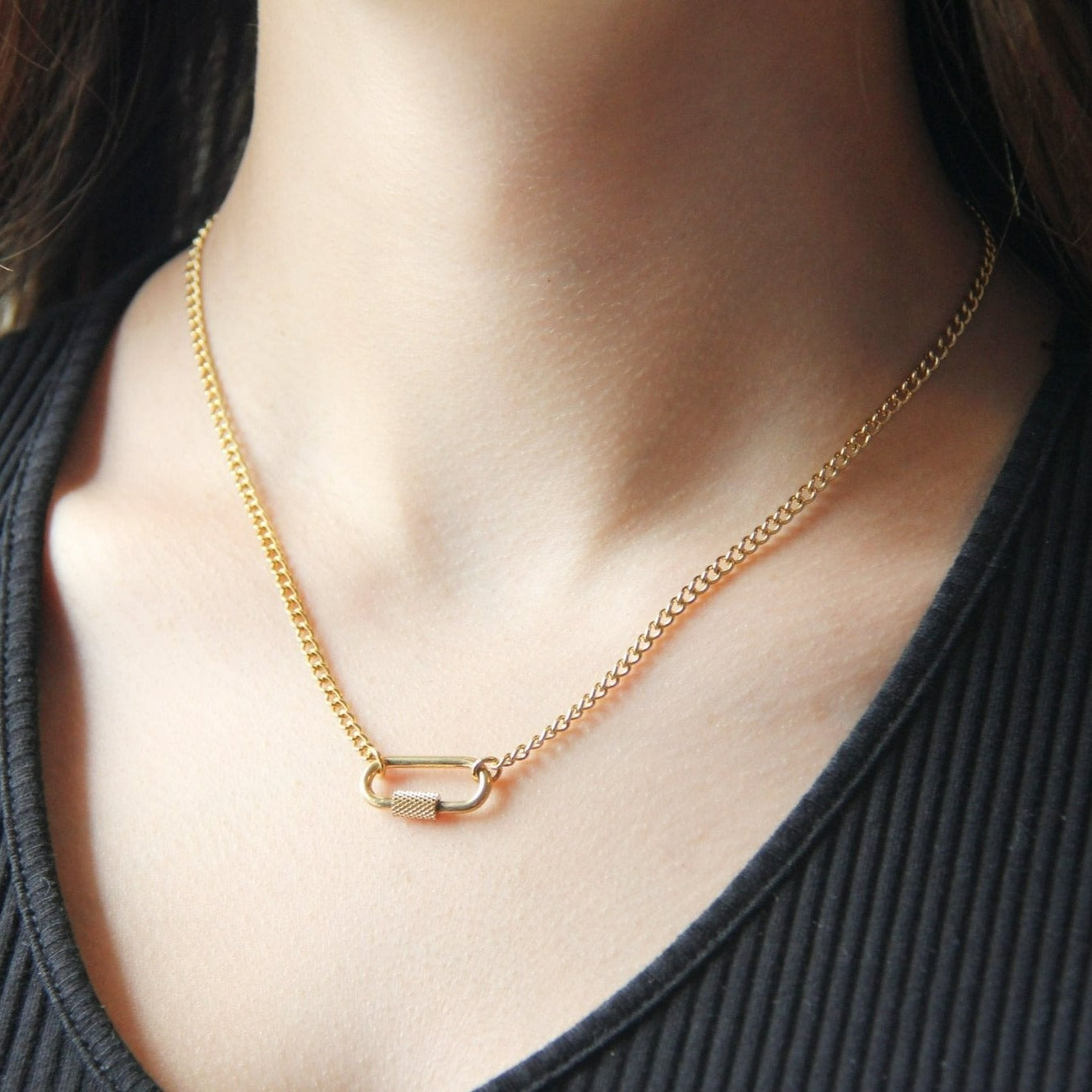 Clingy Carabiner Necklace- Gold