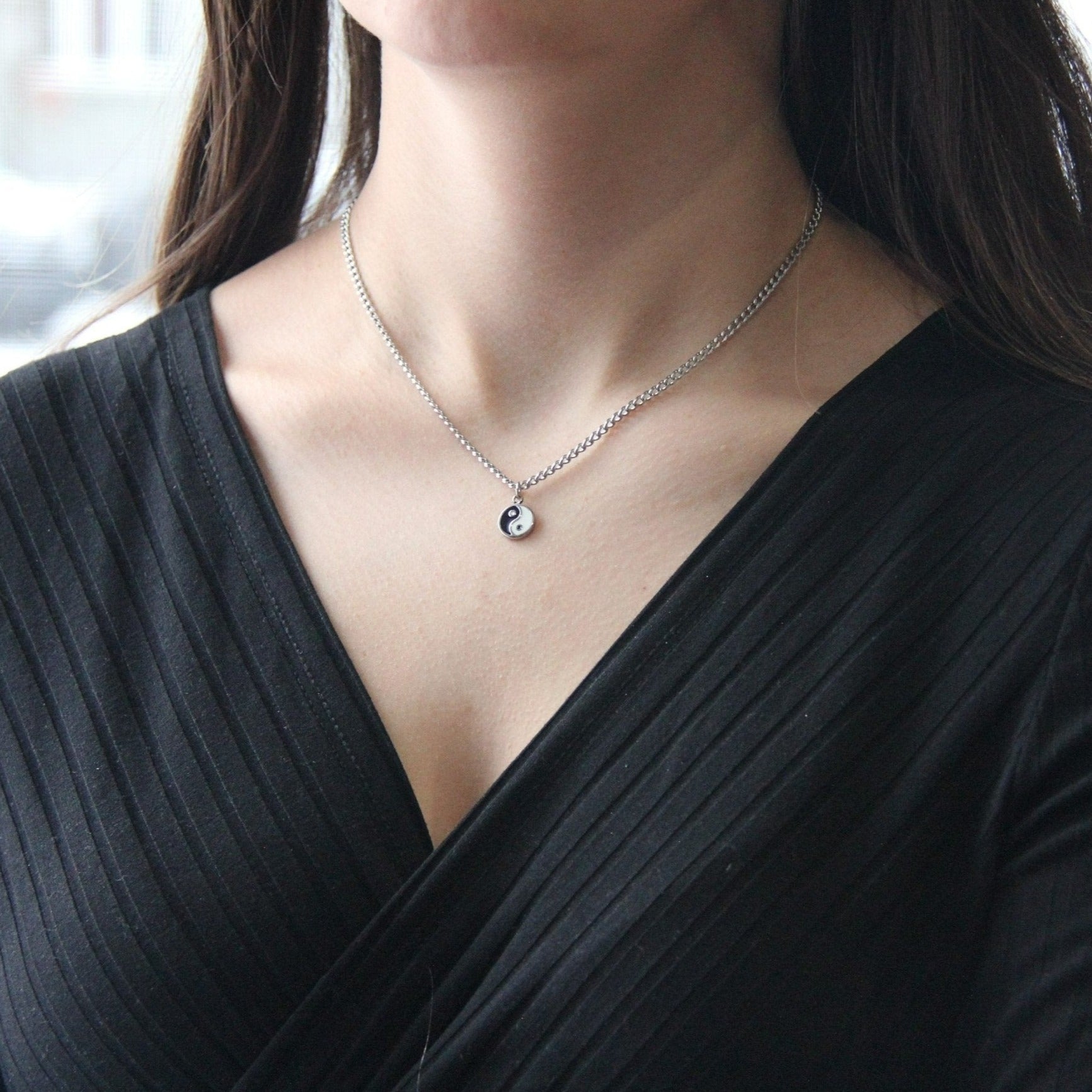 What Accessories to Wear for Different Necklines | by Savannah Taracatac |  STYLE SQUAD | Medium