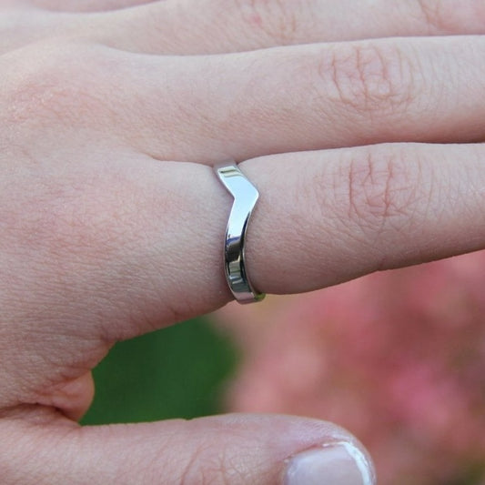Simple Silver Chevron ‘’V’’ Ring For Women or Men - Ring - Boutique Wear RENN